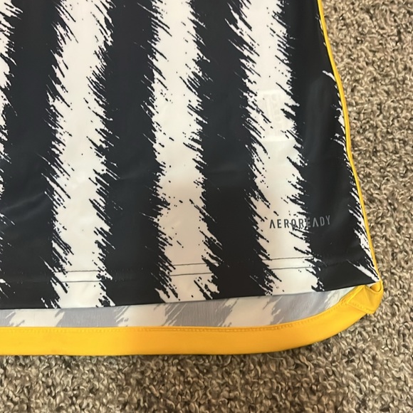 Adidas Juventus Jeep Jersey - Picture 2 of 4